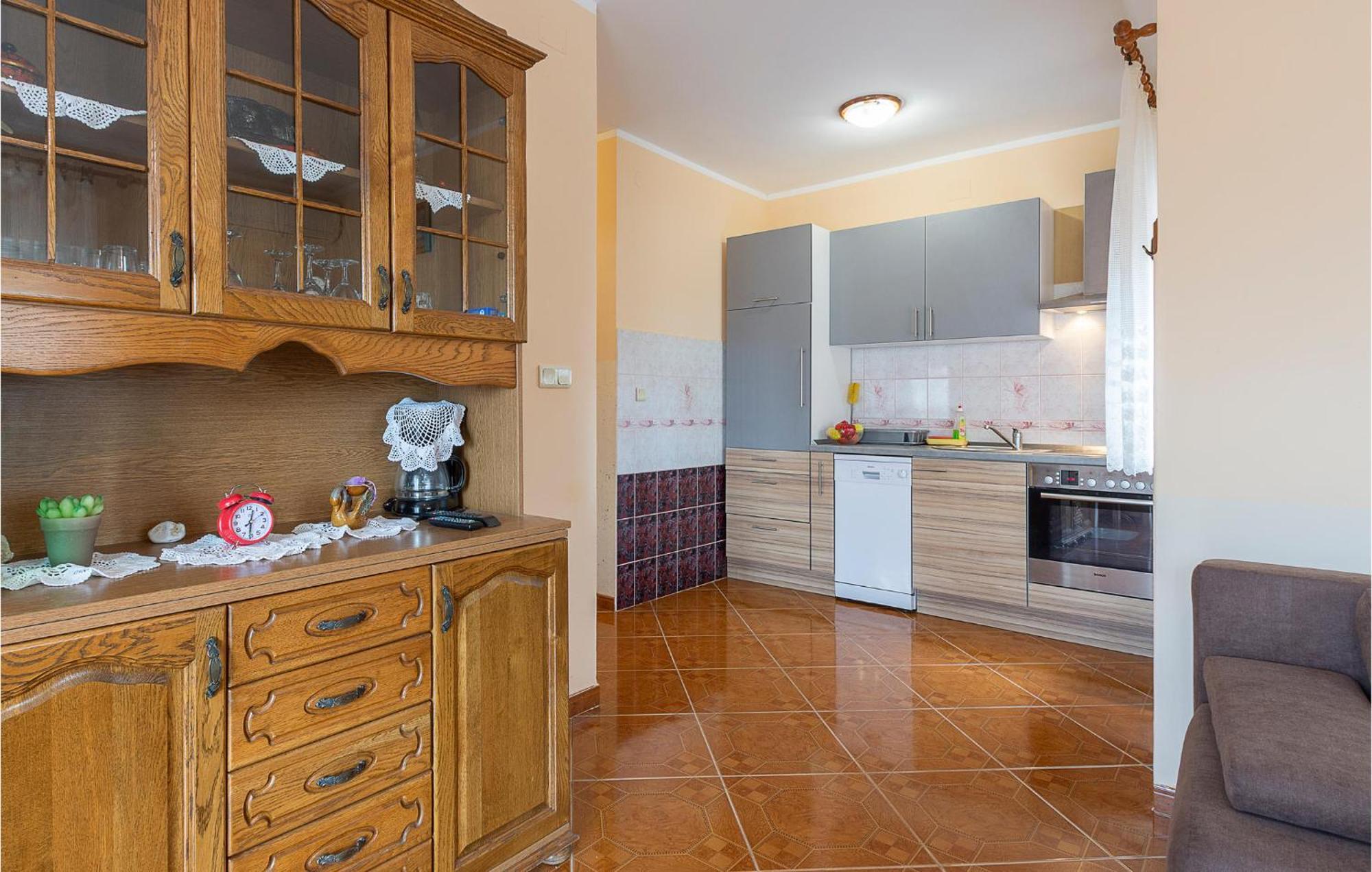 1 Bedroom Nice Apartment In Betiga Barbariga Extérieur photo